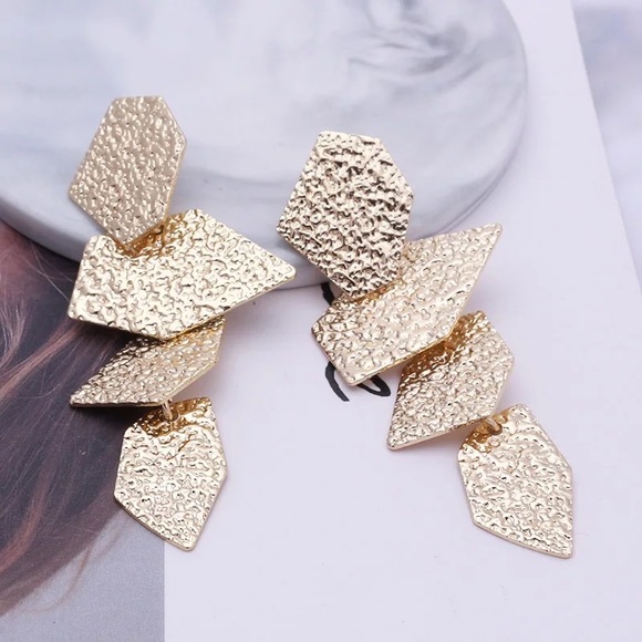 Minimalist Modern Asymmetrical Dangle Drop Earrings (Gold Earrings Jewelry) - Picture 9 of 11